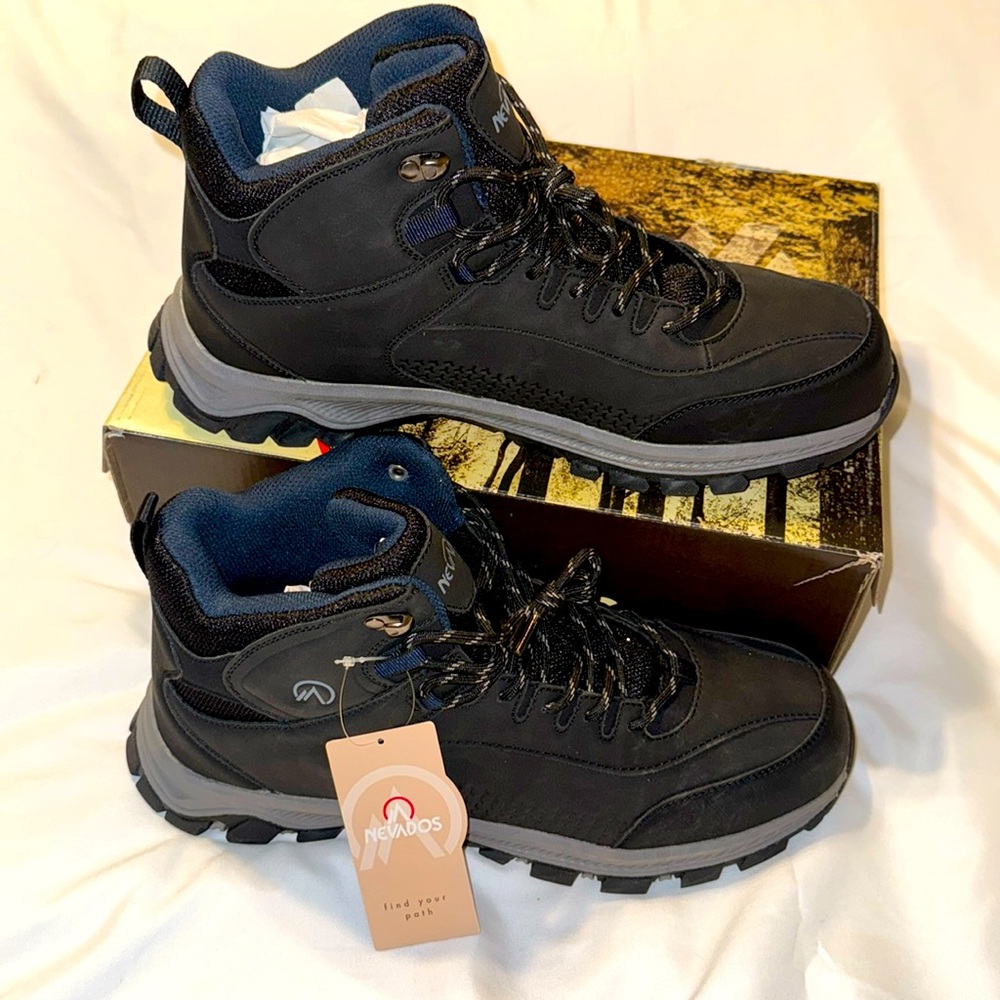 NEW Nevados Black Naturelo Mid Ankle Boot Mens Size 12 Medium